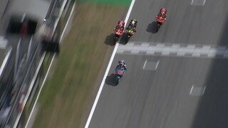 Völlig irres Moto3-Rennen in Barcelona! Maximo Quiles siegt in Fotofinish