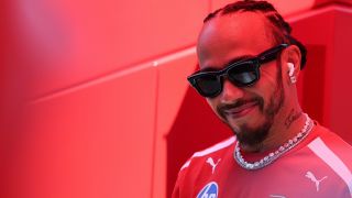 Button: Lewis ist wieder der alte