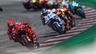 MotoGP am Spielberg 2026: Fans feiern Hymne mit Woodstock Allstar Band MotoGP am Spielberg 2026: Fans feiern Hymne mit Woodstock Allstar Band