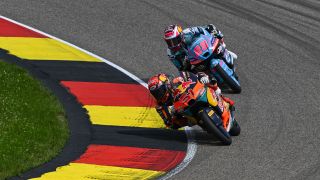 Letzte Runde entscheidet: Brian Uriarte siegt im Moto3-Rennen am Sachsenring! Letzte Runde entscheidet: Brian Uriarte siegt im Moto3-Rennen am Sachsenring!