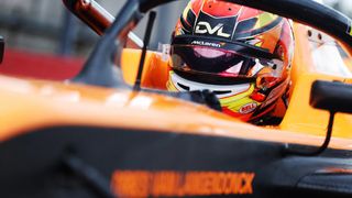 F1-Gerüchte um McLaren aufgeklärt? Verstappen verpflichtet Top-Talent van Langendonck F1-Gerüchte um McLaren aufgeklärt? Verstappen verpflichtet Top-Talent van Langendonck