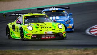Manthey-Porsche dominiert Freitag