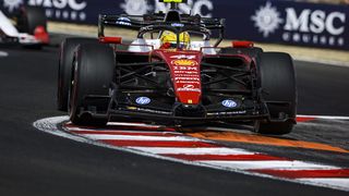 Ferrari dominant, Mercedes nirgends Ferrari dominant, Mercedes nirgends