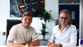 Verstappen verlängert Vertrag