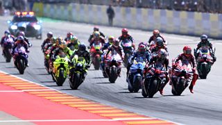 Marc Marquez siegt auf seiner Paradestrecke: Die besten Bilder aus Aragon vom Rennen der MotoGP Marc Marquez siegt auf seiner Paradestrecke: Die besten Bilder aus Aragon vom Rennen der MotoGP