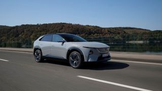 Mazda CX-6e: 258 PS, 484 Kilometer Reichweite und ein ungewöhnliches Cockpit