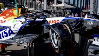 Crash im zweiten Formel-1-Training: Arvid Lindblad fliegt in Madrid ab – alle Bilder Crash im zweiten Formel-1-Training: Arvid Lindblad fliegt in Madrid ab – alle Bilder