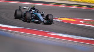 Kimi Antonelli holt Pole in Austin