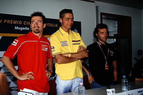 Valentino Rossi und Max Biaggi hatten ein persönliches Problem miteinander - Foto: Milagro