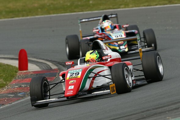 Mick Schumacher startet mit einem Sieg in die neue Saison der ADAC Formel 4 - Foto: ADAC Formel 4