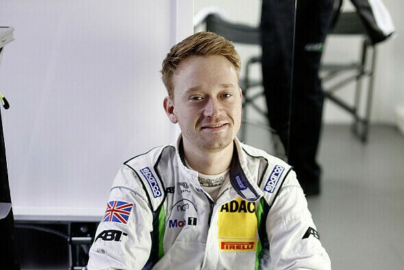Christer Jöns fährt für BWT Mücke Motorsport in Dubai - Foto: ADAC GT Masters