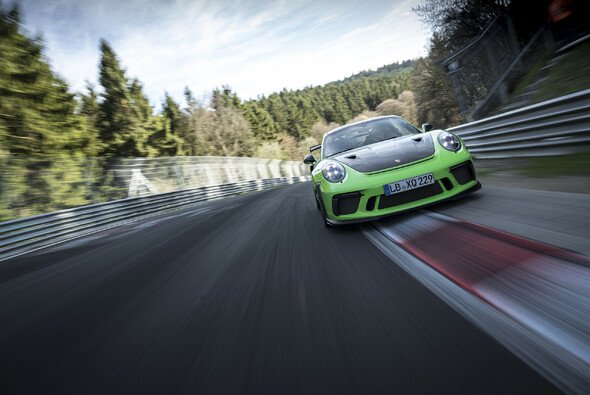 Motorsportfans lieben die Nordschleife - Foto: Porsche