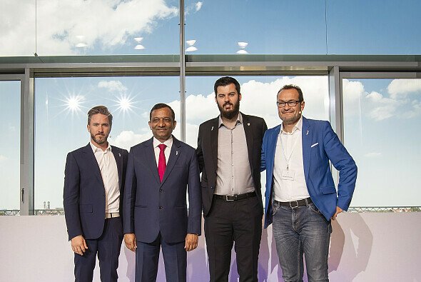 Heidfeld mit Mahindra Racing CEO Pawan Goenka, Mate Rimac und Automobili Pininfarina CEO Michael Perschke - Foto: Pininfarina