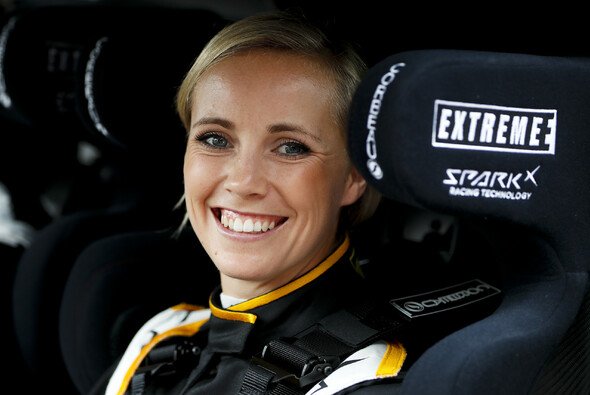 Mikaela Ahlin-Kottulinsky im Extreme-E Boliden - Foto: LAT Images