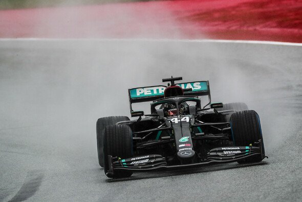 Lewis Hamilton sicherte sich 2020 die Pole Position. - Foto: LAT Images
