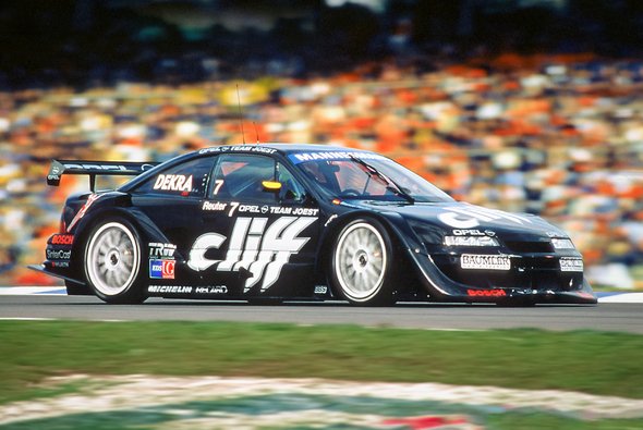1996 gewann Manuel Reuter im Opel Calibra V6 4x4 die ITC-Meisterschaft - Foto: Opel