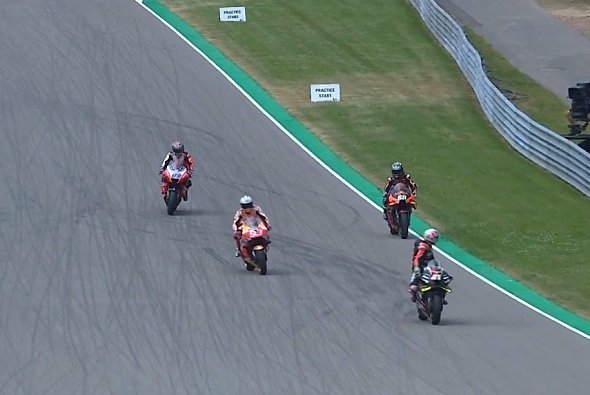 Szenen wie diese gab es im MotoGP-Qualifying zuhauf - Foto: Screenshot/MotoGP