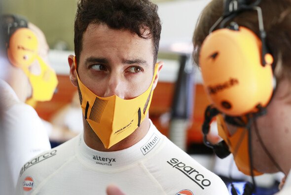 Daniel Ricciardo war im Qualifying der Formel 1 in Österreich erneut auf Kriegsfuß mit seinem McLaren - Foto: LAT Images