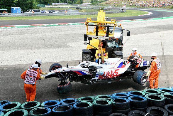 Mick Schumacher bescherte Haas einige teure Rechnungen nach Unfällen - Foto: LAT Images
