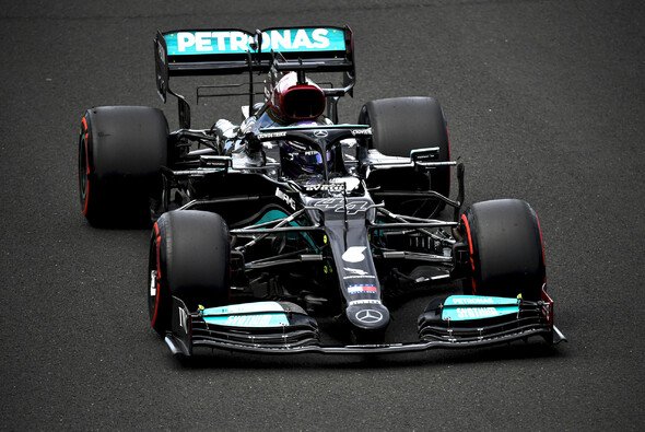 Formel-1-Weltmeister Lewis Hamilton hat sich im Qualifying in Ungarn seine 101. Pole Position gesichert - Foto: LAT Images