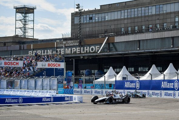 Die Formel E trägt 2022 wieder einen Double-Header in Berlin aus - Foto: LAT Images