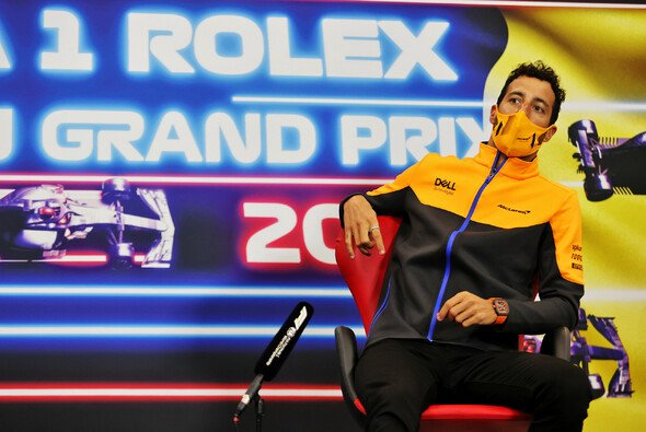 Daniel Ricciardo kehrt vom Urlaub erfrischt ins F1-Paddock von Spa zurück - Foto: LAT Images