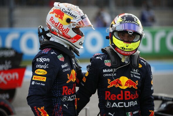 Max Verstappen und Sergio Pérez sind seit 2021 Teamkollegen - Foto: LAT Images
