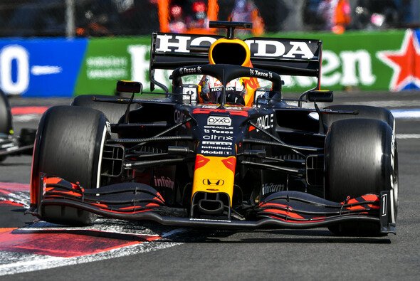 Max Verstappen konnte vor Lewis Hamilton einen souveränen Sieg feiern - Foto: LAT Images