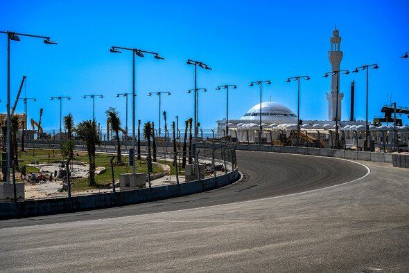 Die Bauarbeiten in Saudi-Arabien gehen in die Schlussphase - Foto: Jeddah Corniche Circuit