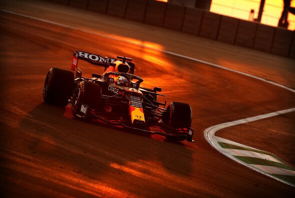 Max Verstappen sicherte sich die letzte Bestzeit vor dem Qualifying - Foto: LAT Images