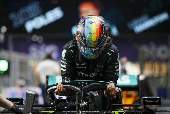 Lewis Hamilton startet heute in Saudi-Arabien von der Pole - Foto: LAT Images