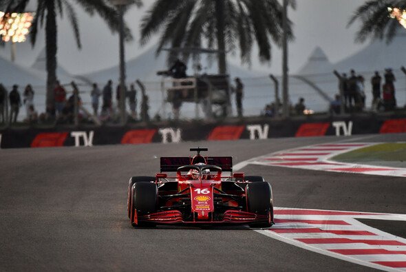 Charles Leclerc fühlte sich in seinem Ferrari am Freitag deutlich wohler - Foto: LAT Images