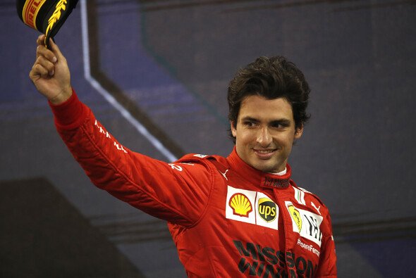 Ferrari-Pilot Carlos Sainz beendete seine erste Saison mit Ferrari auf dem Podium - Foto: LAT Images