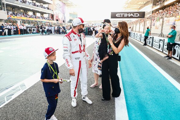 Jetzt hat Kimi Räikkönen endlich unendlich viel Zeit für seine Familie - Foto: LAT Images