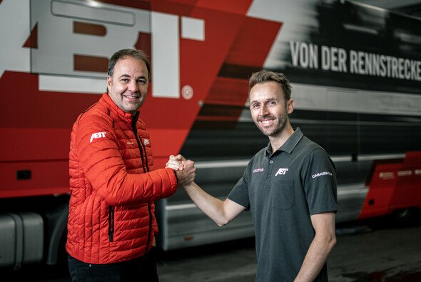 Rene Rast mit Abt-Geschäftsführer Thomas Biermaier - Foto: Abt Sportsline