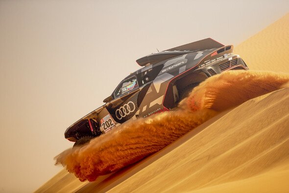 Sainz gewinnt Etappe 11 in Saudi Arabien - Foto: Red Bull
