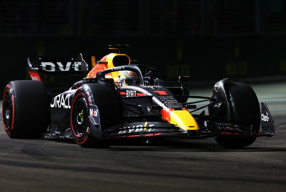 Für Red Bull droht nach einem Verstoß gegen die Kostengrenze Ärger - Foto: LAT Images