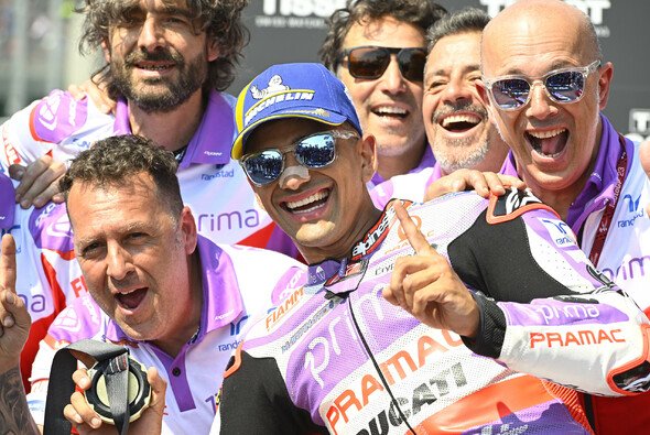 Jorge Martin darf wieder einen MotoGP-Sieg bejubeln - Foto: LAT Images