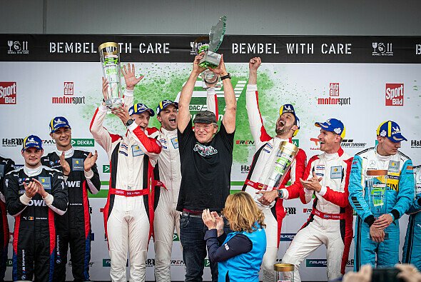 Frikadelli Racing gewinnt das 24h-Rennen Nürburgring 2023 - Foto: Eric Metzner