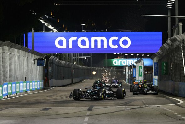 George Russell hatte Lewis Hamilton fast das ganze Singapur-Wochenende lang unter Kontrolle - Foto: LAT Images