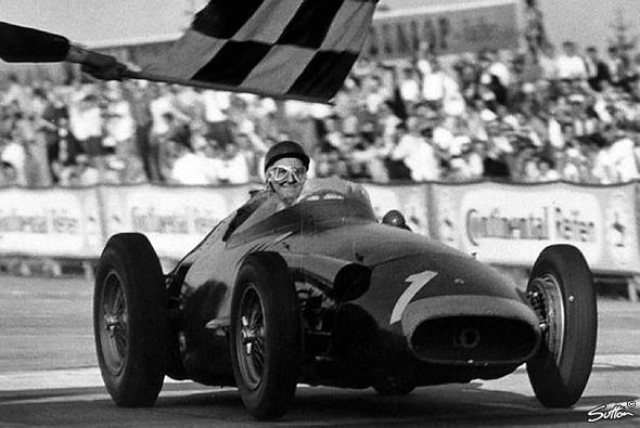 Formel-1-Weltmeister 1957 auf Maserati: Juan Manuel Fangio - Foto: Sutton