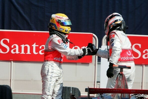 Laut Fernando Alonso bestand 2007 zwischen ihm und Lewis Hamilton immer gegenseitiger Respekt - Foto: Sutton