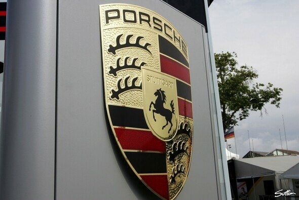 Ziert das Porsche-Wappen ab 2026 das Fahrerlager der Formel 1? - Foto: Sutton