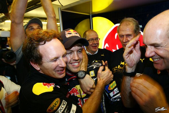Sebastian Vettel wurde 2010 als erster Weltmeister für Red Bull zum jüngsten Champion der F1-Geschichte - Foto: Sutton