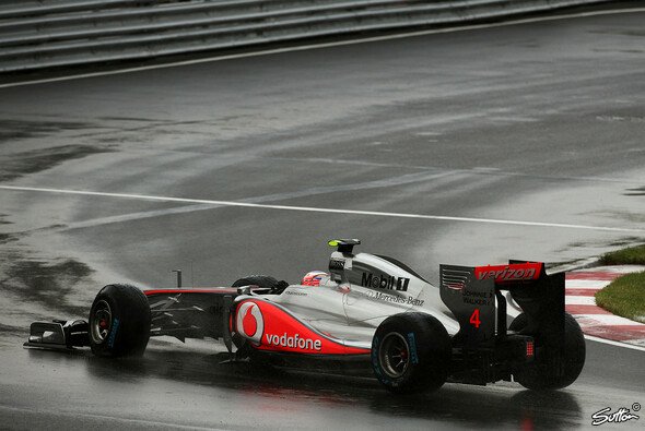 Jenson Button lieferte in der Schlussphase von Kanada 2011 eine Meisterklasse ab - Foto: Sutton