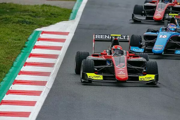 Gp3 Silverstone Hubert Siegt Am Samstag Vor Mazepin Und Ilott