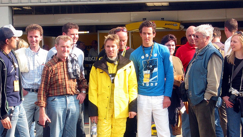 Nick & Sven Heidfeld umgeben von begeisterten F1-Fans!, Foto: adrivo Sportpresse Nick & Sven Heidfeld umgeben von begeisterten F1-Fans!, Foto: adrivo Sportpresse