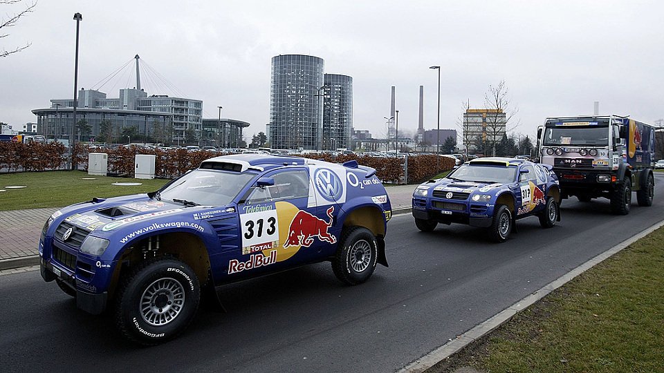 Auf geht's zur Dakar Rallye 2005., Foto: VW Motorsport