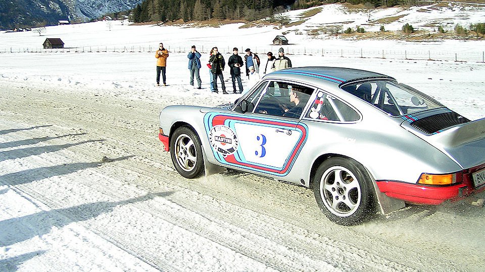 Mit Franz Wittmann Jr. und dem 330 PS-Porsche um die vereiste Trabrennbahn..., Foto: C. Trunk, adrivo Sportpresse