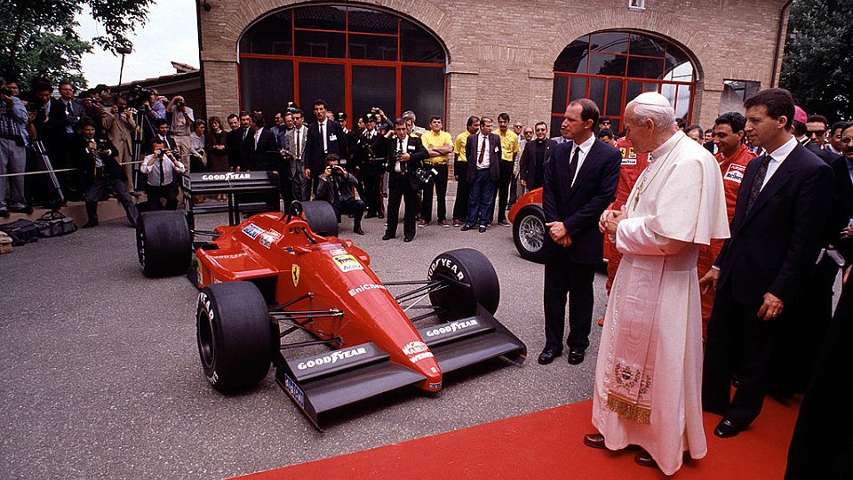 Auf McLaren Honda hatte 1988 offenbar auch der Papst keine Antwort, Foto: Ferrari Press Office